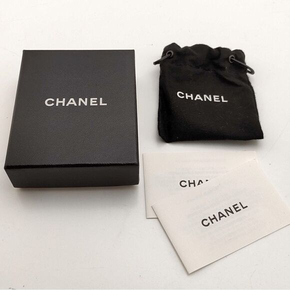 Authentic Chanel Gunmetal CC Logo Necklace Black Teardrop Pendant full inclusion - Picture 5 of 5